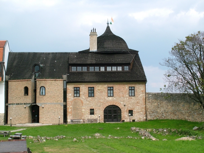 Hotel István Király, Pécsvárad