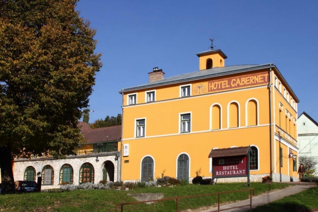 Hotel Cabernet és Cabernet Borétterem, Villánykövesd