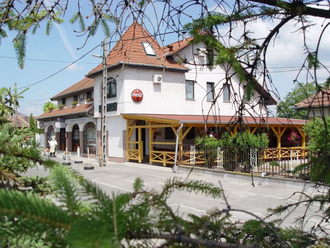 Gondola Panzió és Pizzéria, Pilisvörösvár