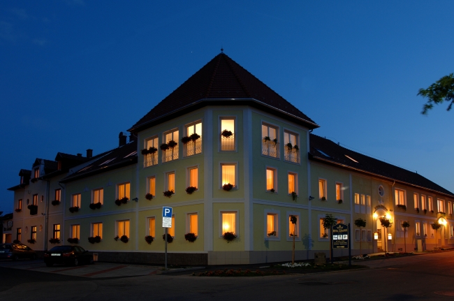 Hotel Korona Eger ****/*** Rendezvény és Borhotel, Eger