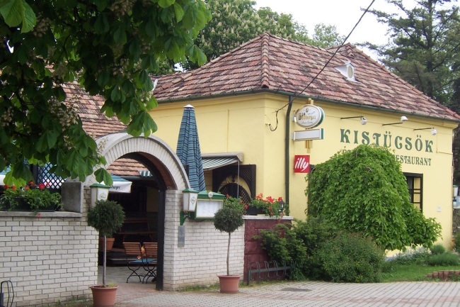 Kistücsök Étterem és Borpince                                                                                                                         , Balatonszemes