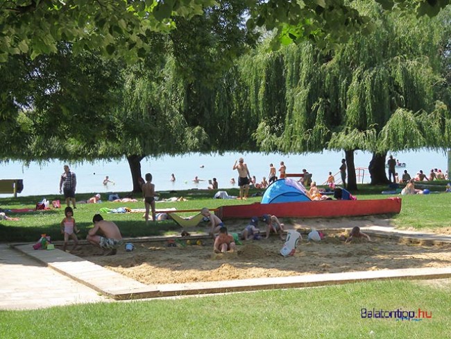 Föveny Strand Balatonfűzfő, Balatonfűzfő