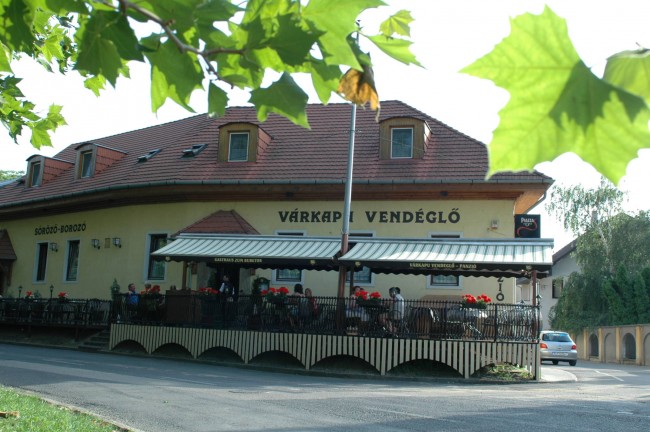 Várkapu Vendéglő - Panzió, Sárvár