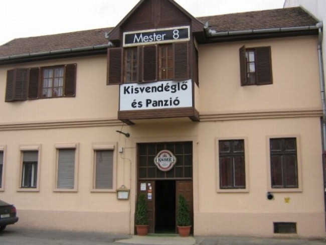 Mester 8 Kisvendéglő és Panzió, Debrecen
