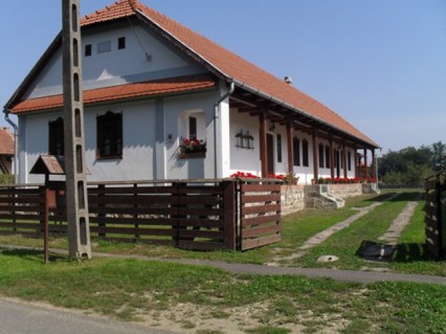 Székely Panzió, Csaroda