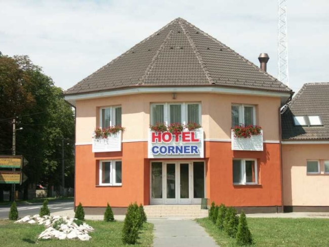 Hotel Corner, Komárom