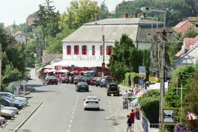 Hullám Hostel, Révfülöp