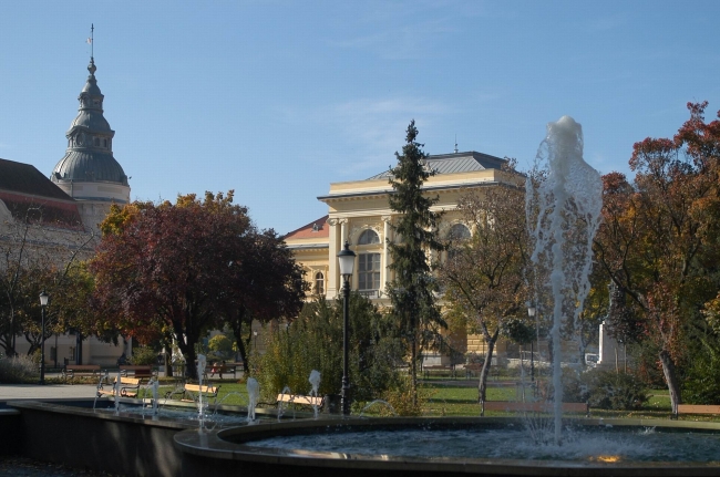 Megyeháza Konferencia és Kulturális Központ                                                                                                           , Szentes