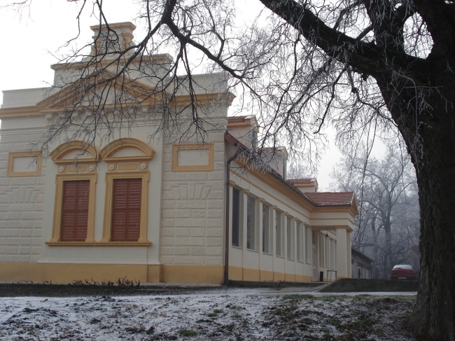 Lovas Udvarház Panzió, Szedres