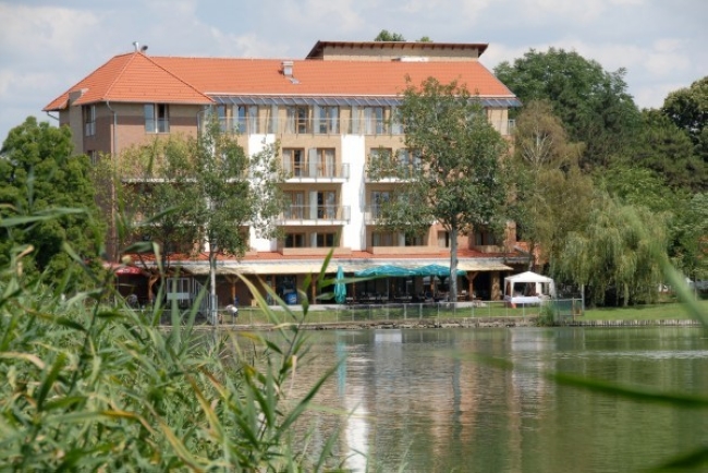 Hotel Corvus Aqua, Orosháza (Gyopárosfürdő)