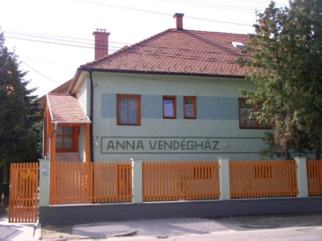 Anna Panzió***, Sopron