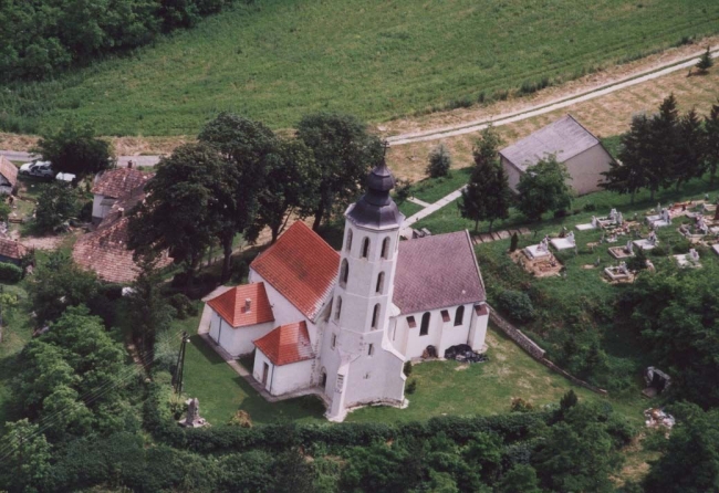 Gótikus templom  (XIV. század)                                                                                                                        , Cserhátsurány