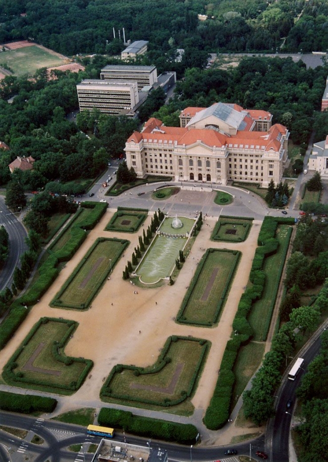 Debreceni Egyetem                                                                                                                                     , Debrecen