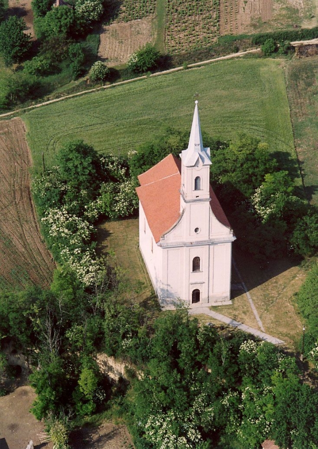 Katolikus templom                                                                                                                                     , Kisszékely