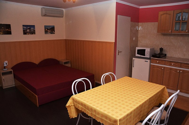 A4 Apartman, Gyula