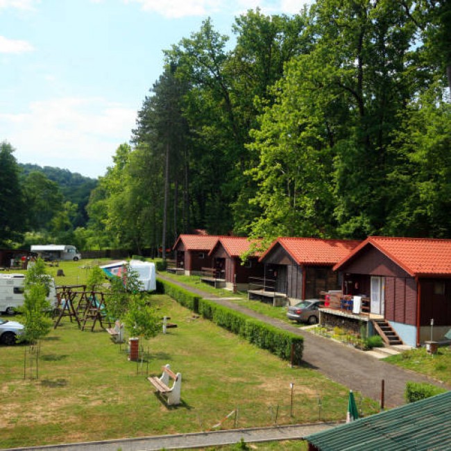 Mediano Thermal Camping és Bungaló Park, Komló (Sikonda)