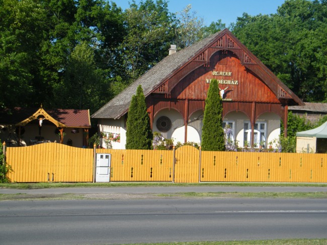 Ópusztaszeri Platán Vendégház, Ópusztaszer