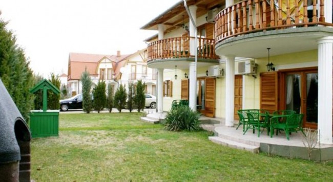 Botos Villa, Balatonlelle