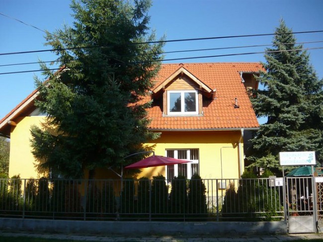 Nefelejcs Panzió, Gödöllő
