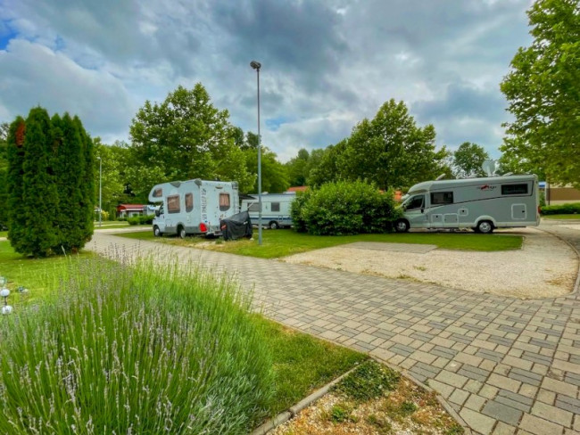 Termal Kemping Mesteri, Mesteri