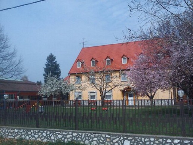 Fenyő Panzió, Apartmanházak és Pizzakert, Mezőkövesd (Zsóryfürdő)