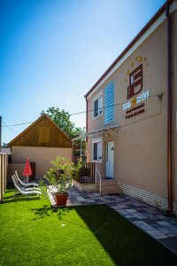 312806_udvar.jpg